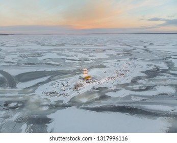 Siilinkari is a small islet (or island) in Näsijärvi, Tampere. The island has a small lighthouse, which is built in the early 20th century, securing inland waterways