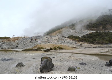 Sikidang Crater, Dieng Plateau