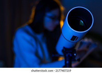 Silhouette Of Astronomer Woman Setting Telescope At Night Sky, Space, Cosmos, Universe, Milky Way. Young Female Scientist Watching Stars, Observing Stars And Moon At Moonlight. Do Astronomy Work.