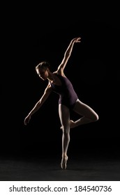 Silhouette ballet dancer in