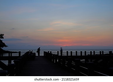 Silhouette evening sunset at port area in thailand,beautiful sea view background