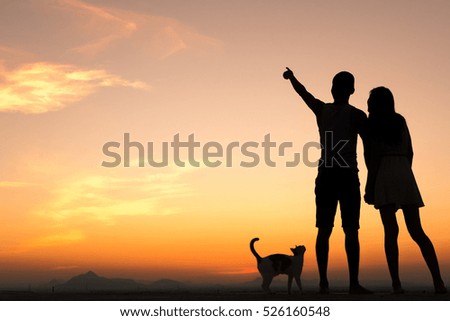 Foto Bild Mann Schatten Silhouette spielt Basketball auf der Straße