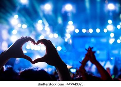 551,712 Heart shaped hands Images, Stock Photos & Vectors | Shutterstock