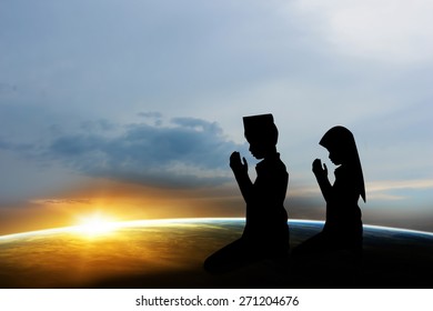 Silhouette Muslim Boy Girl Praying Sunset Stock Photo 271204676 ...