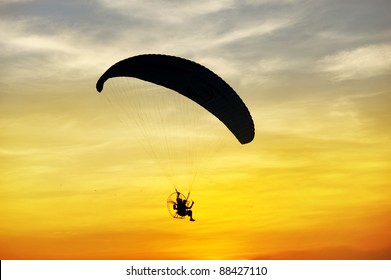 4,394 Parachute with motor Images, Stock Photos & Vectors | Shutterstock