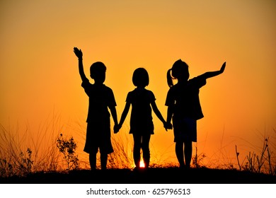 8,181 Three children silhouettes Images, Stock Photos & Vectors ...