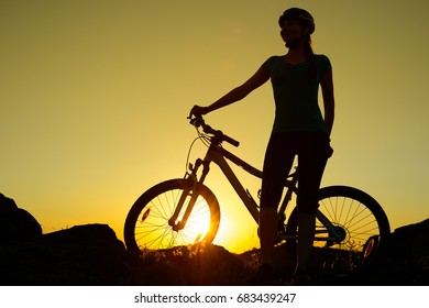 7,576 Silhouette woman biker Images, Stock Photos & Vectors | Shutterstock