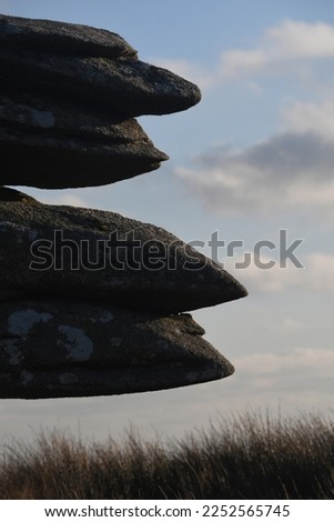 Silhouetted summit rocks on Hawk's Tor Temple Bodmin Moor Cornwall Stock fotó © 