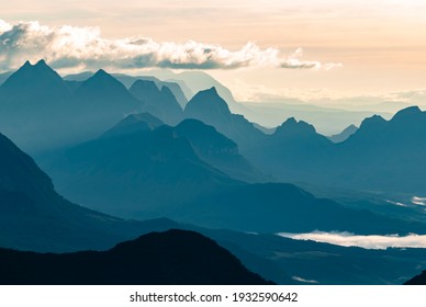 Silhouettes of Santa Catarina mountains at sunrise, seen from the funnel´s canyon.