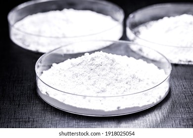 Silicon Dioxide, Also Known As Silica, Is Silicon Oxide. Anti-caking Agent, Antifoam, Viscosity Controller, Desiccant, Beverage Clarifier And Medicine Or Vitamin Excipient