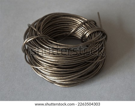 Silicone cover stranded core wire. Supple and strong wire. Extreme flexibility cable