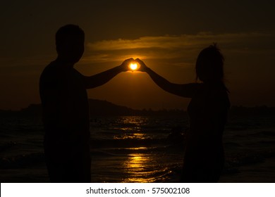 Sillhouette Couple Love