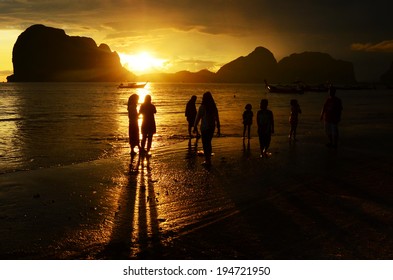 Sillhouette People Beach