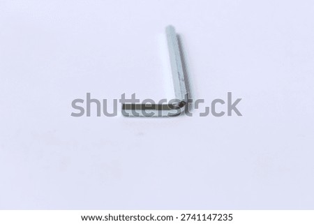 Silver colored Hexagonal L key made of high strength alloy steel, with Chrome Vanadium as the main material.