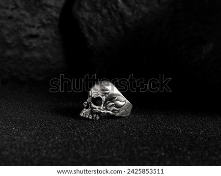 Silver Gothic Fire Flaming Skull Ring 