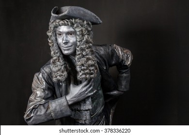 Silver Old Dressed Live Statue In A Wig 