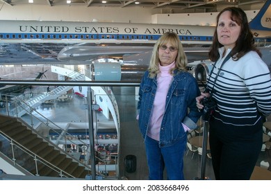 Simi Valley, California, August 12, 2007: The Air Force One Gallery At The Ronald Reagan Memorial Presidential Library With A Mother And Daughter Family Exploring The Boeing 707 Jet Plane