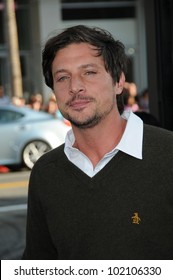 Simon Rex At The 