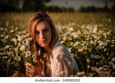 Simple Close Portrait Young Woman Sitting Stock Photo 1430382203 ...