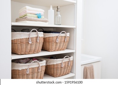 A simple dressing room for a family
