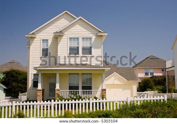 Simple Florida Cottage Style Home White Stock Photo Edit Now 5303104