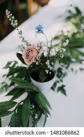 Simple flower arrangement table