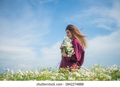 Simple Joy. Romantic Couple With Chamomile Flowers On Date. Family Summer Vacation. Happy Man And Woman In Love Enjoy Spring Weather. Happy Relations. Girl And Guy In Field.