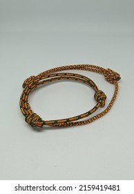 A Simple Motive String Bracelet