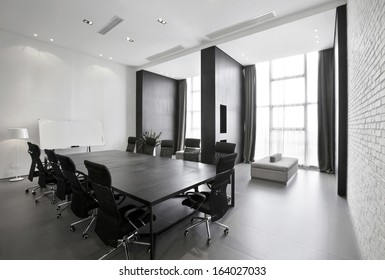 Simple And Stylish Office Environment