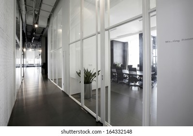 Simple And Stylish Office Environment