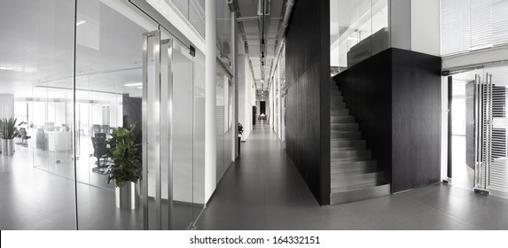 Simple And Stylish Office Environment