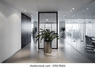 Simple And Stylish Office Environment
