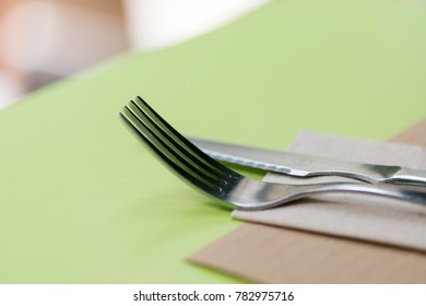 Simple table set