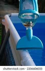 Simple Vacuum Cleaner Pool. Home Pool Cleaning.