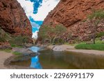 Simpsons Gap, Larapinta Trail, West MacDonnell National Park, MacDonnell Ranges (Tjoritja) Northern Territory, Australia