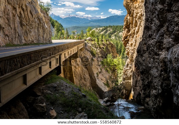 sinclair canyon trail
