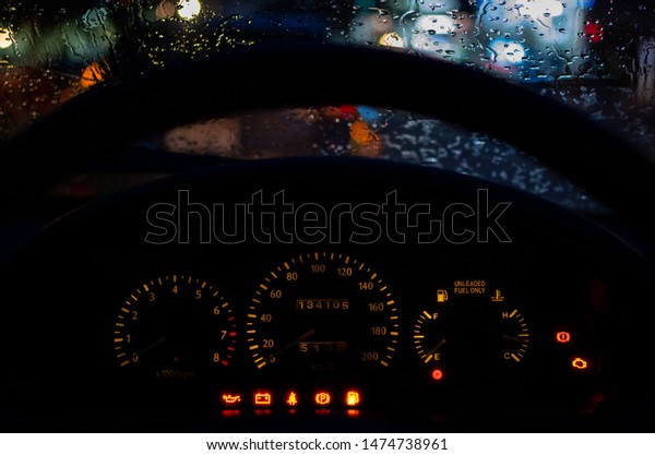 Sing and symbol on car\
dashboard