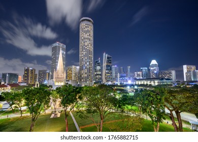 Singapore 01. January 2020 : St. Andrew's Cathedral And Swissôtel The Stamford At Night