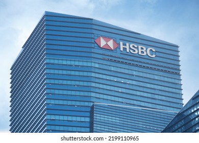 Singapore 1 June 2022. HSBC Bank Logo On Financial Building