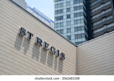 Singapore- 16 Oct, 2021: Sign Of St Regis Hotel In Singapore. St. Regis Hotels  Resorts Is A Luxury Hotel Chain That Is Part Of Marriott International