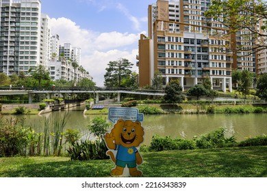 SINGAPORE - 20 OCT 2022: 5-year-old Punggol HDB (Housing Board) Town's Waterway View (R) Is A NEW GENERATION Of HDB Homes Where Nature And Water Bodies Are Weaved Into The Housing Landscape.