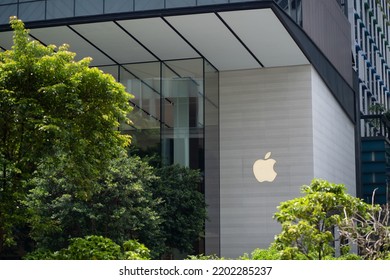 SINGAPORE - APR 19, 2022: Apple Store Exterior At Orchard Road Singapore. Apple Orchard Road.