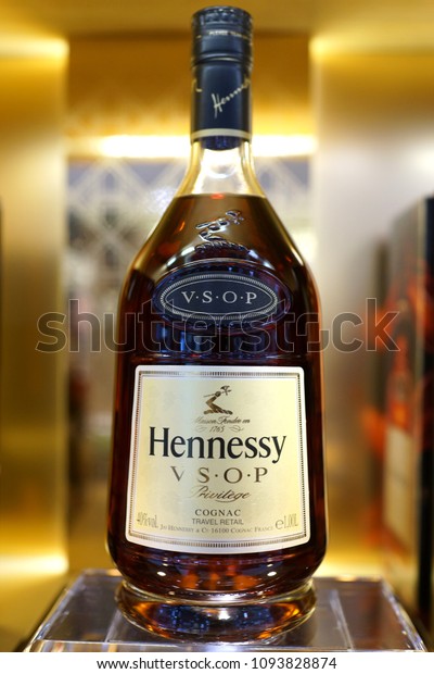 Singapore Apr 22 2018 Hennessy Cognac Stockfoto Redigera Nu 1093828874