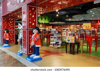 marina bay sands toy shop