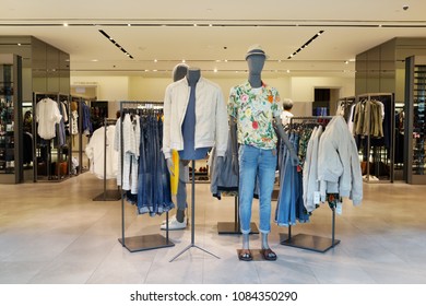 Retail Outlets Images Stock Photos Vectors Shutterstock