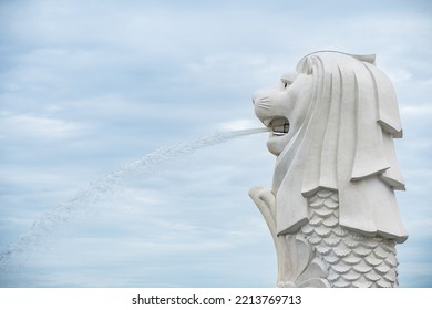 SINGAPORE - August 20, 2022 : Merlion Statue Fountain In Merlion Park.