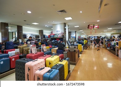 luggage shop singapore