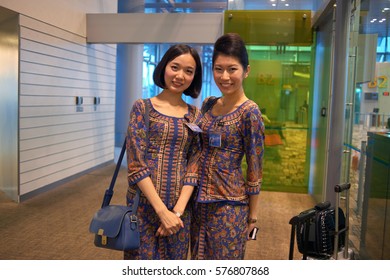 Singapore Airlines Stewardess Images Stock Photos Vectors