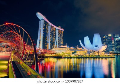 SINGAPORE CITY, SINGAPORE - JANUARY 12, 2019:  Marina Bay Sands Is An Integrated Resort Fronting Marina Bay