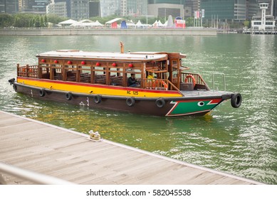 bumboat clipart people